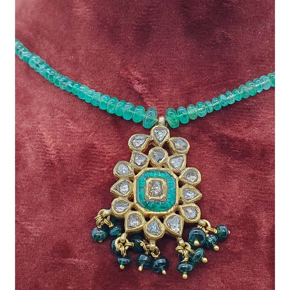 Columbian Emerald 18kt Gold Necklace set in Diamonds - Picture 6 of 8